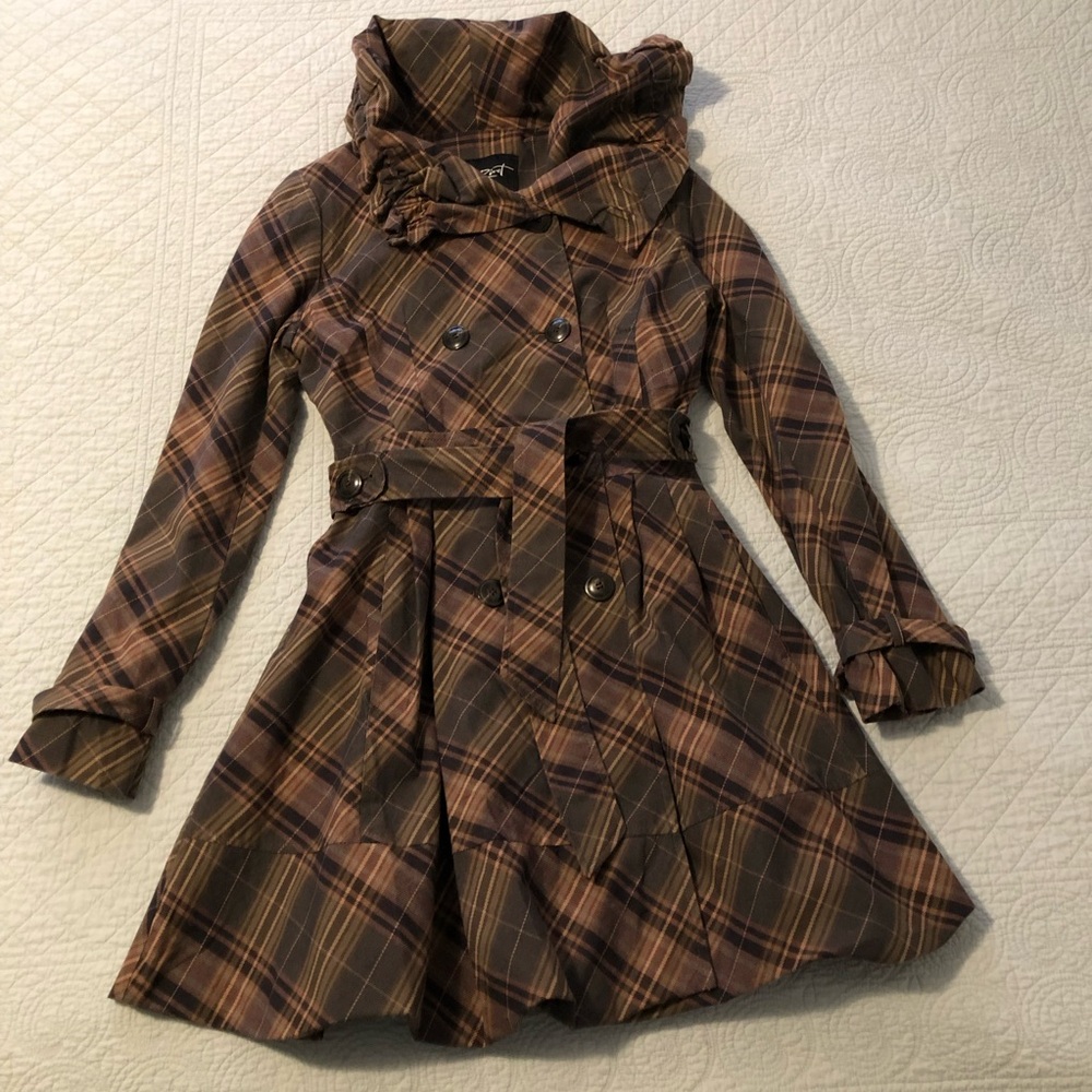 Black Rivet Anthropologie Puckered Plaid swing trench coat. Size 8.